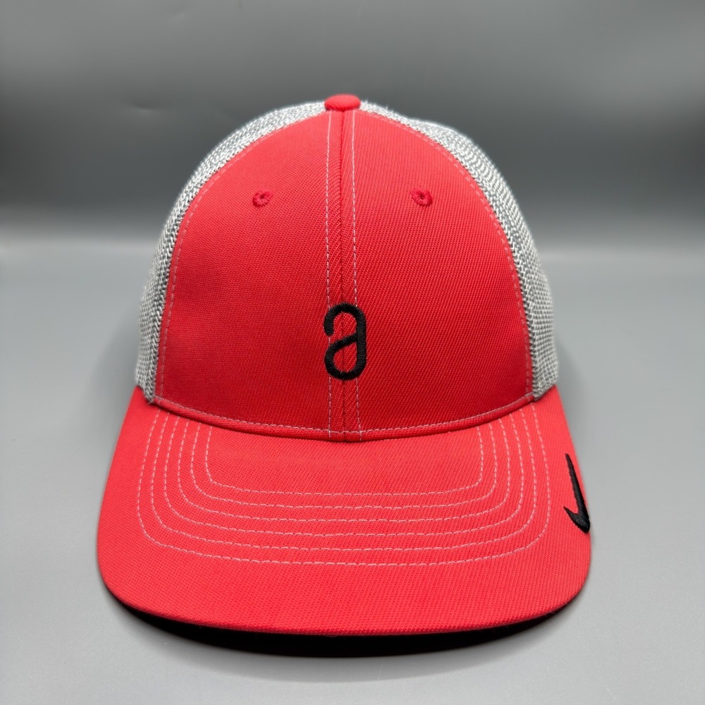 Nike Albany Golf Club Hat Cap Mens S/M Red Gray FlexFit Mesh Trucker